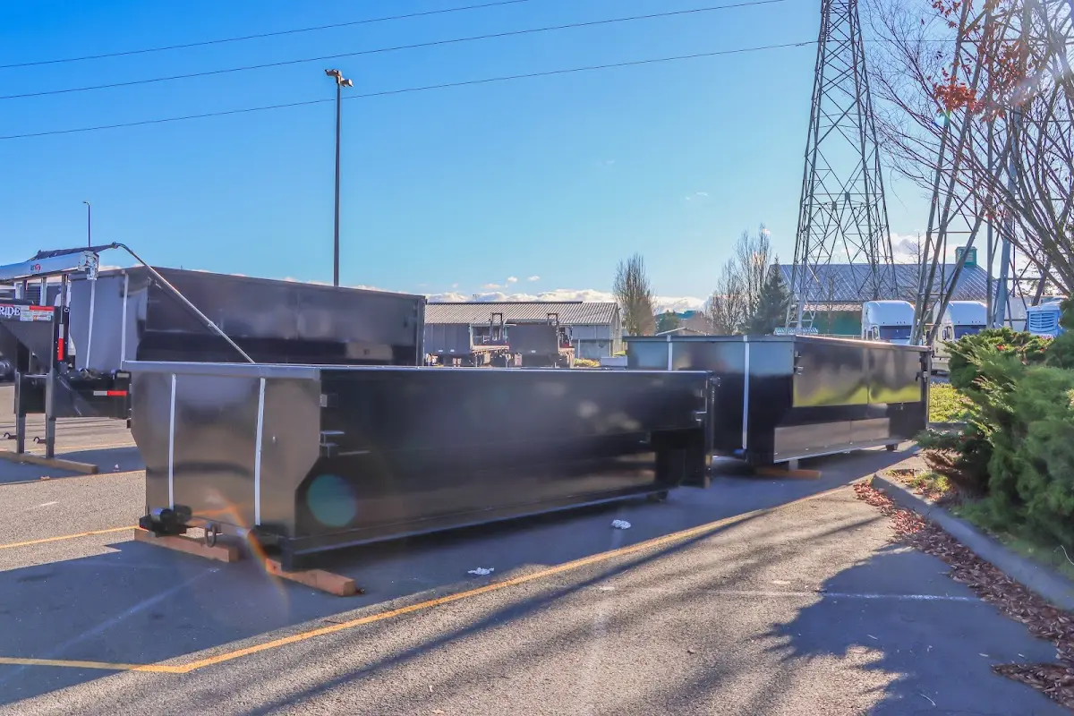 Professional dumpster rental and junk removal service in Santa Venetia